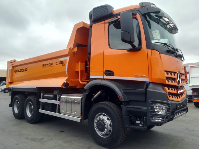 Mercedes Benz Arocs 3343AK + Basculante Galucho