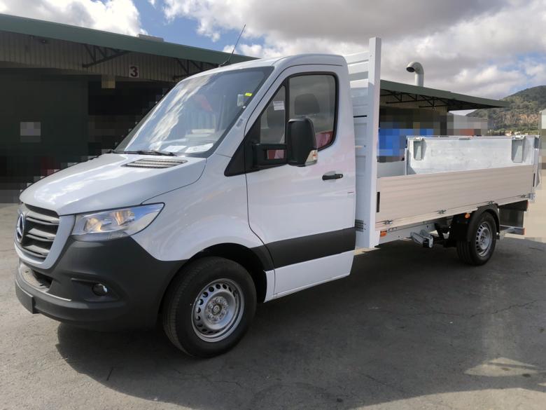 Mercedes Benz Sprinter + Caja Abierta “Ultra-Ligera” + Plataforma Elevadora Trasera