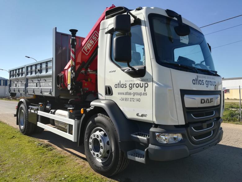 DAF LF 290 FA + Equipo de Gancho + FASSI F165A.0.24 (Uso Temporal)