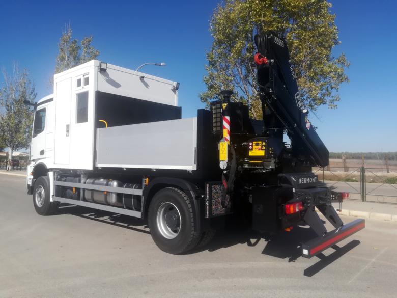 Mercedes Benz Arocs 1836 + Oficina + Caja Abierta + Grúa