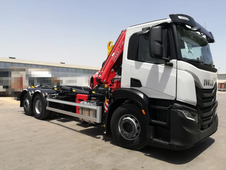 Iveco S-Way AD260SY/PS + FASSI F110B.0.22 e-active + Equipo Gancho Porta-contenedores 22T