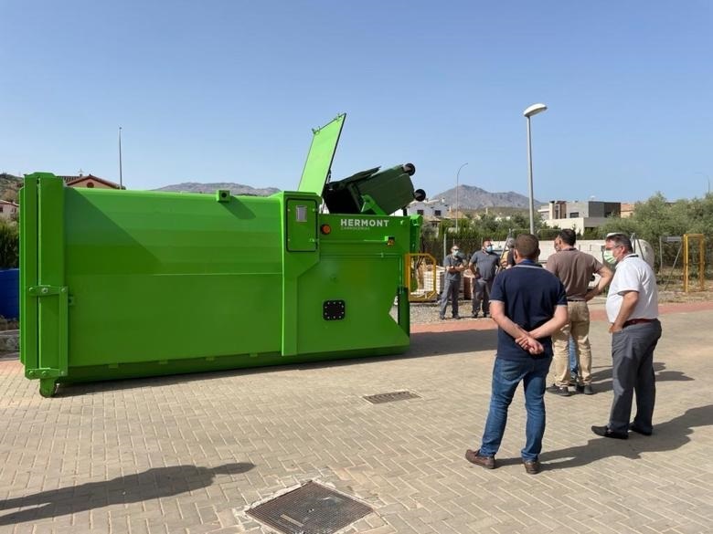 Bossen Auto-compactador SWR10SHA Volteador - Hospital Antequera